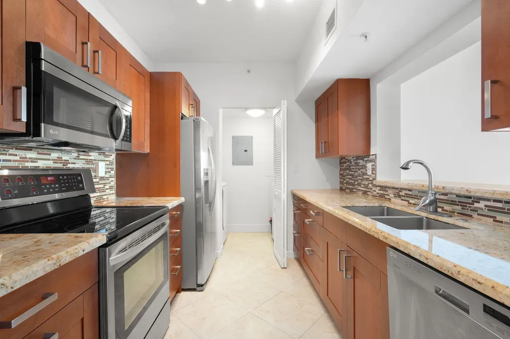 3020 NE 32nd Avenue Fort Lauderdale FL 33308