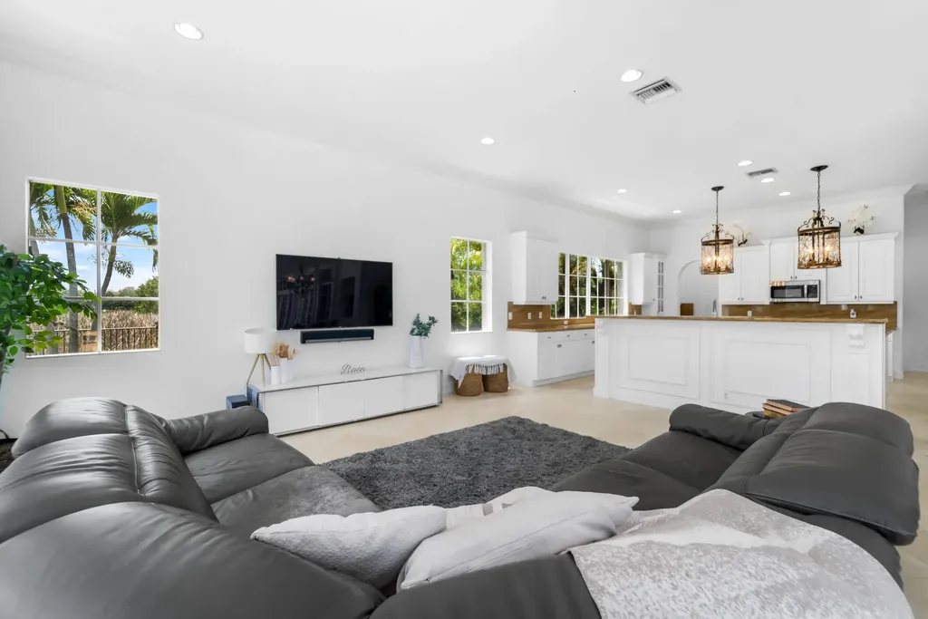 11244 NW 77th Place Parkland FL 33076