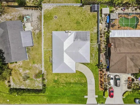 1609 SE Clearmont Street Port St Lucie FL 34983