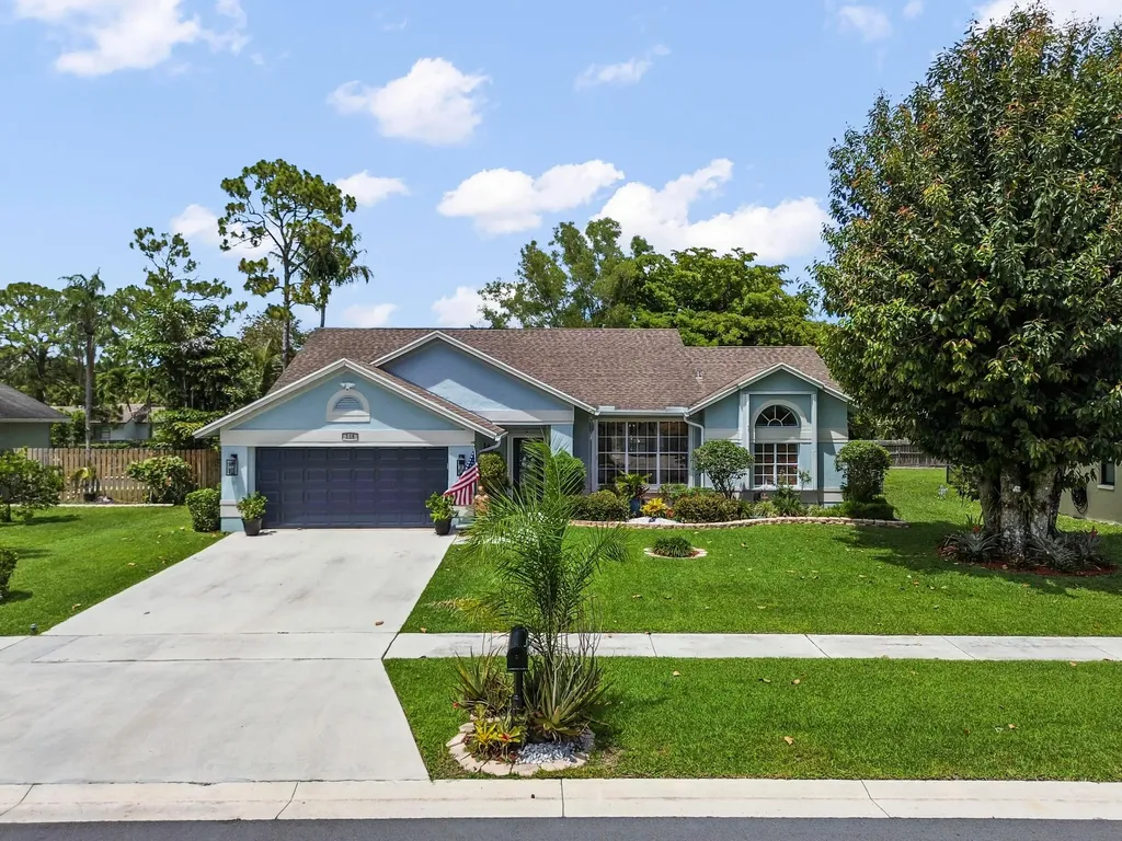 118 Royal Pine Circle N Royal Palm Beach FL 33411