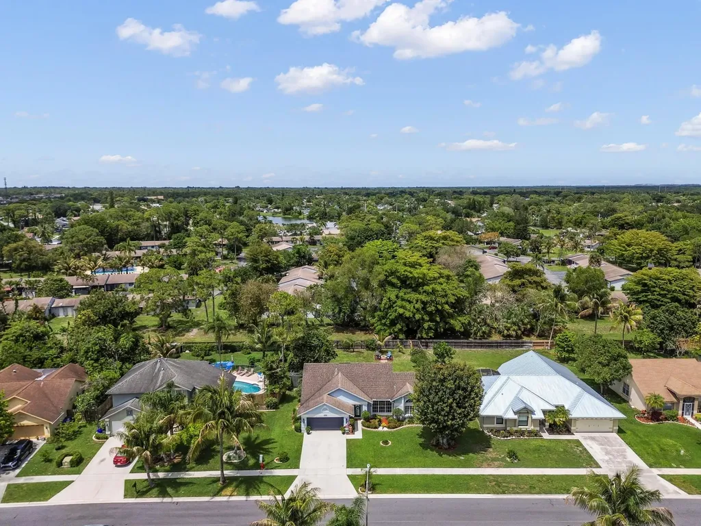 118 Royal Pine Circle N Royal Palm Beach FL 33411