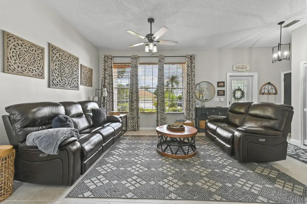 118 Royal Pine Circle N Royal Palm Beach FL 33411