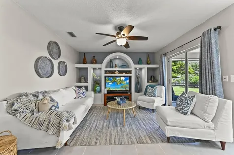 118 Royal Pine Circle N Royal Palm Beach FL 33411
