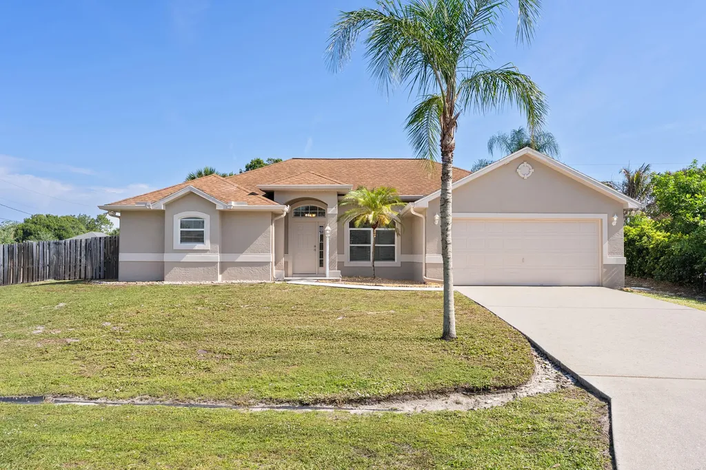 1391 SW Bellevue Avenue Port St Lucie FL 34953