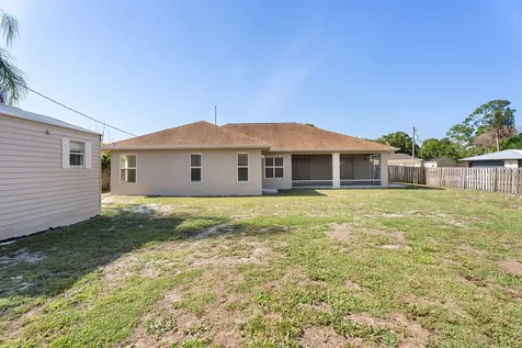 1391 SW Bellevue Avenue Port St Lucie FL 34953