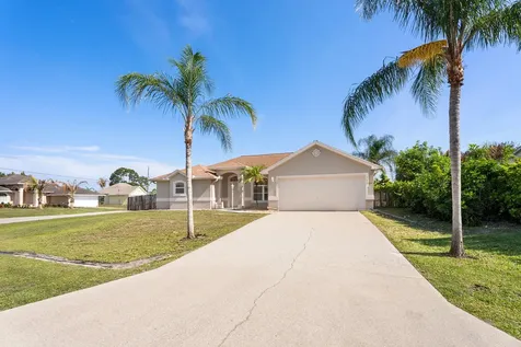 1391 SW Bellevue Avenue Port St Lucie FL 34953