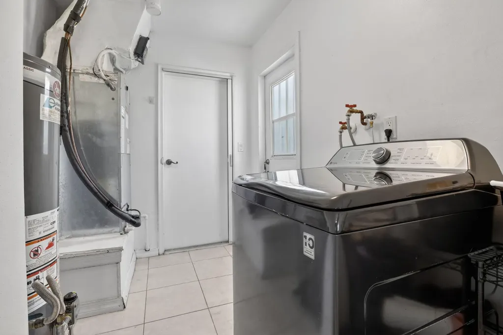 2205 NW 72nd Avenue Sunrise FL 33313