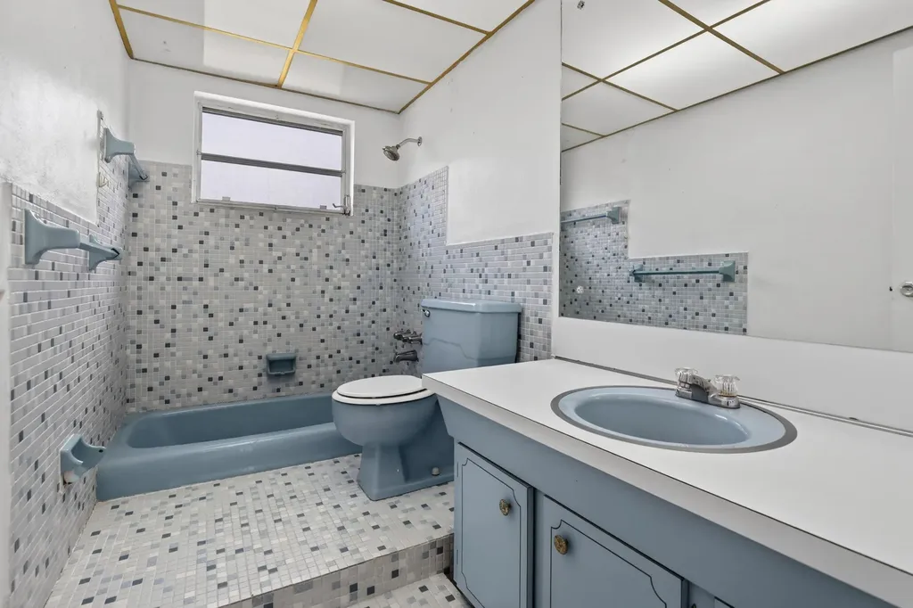 2205 NW 72nd Avenue Sunrise FL 33313