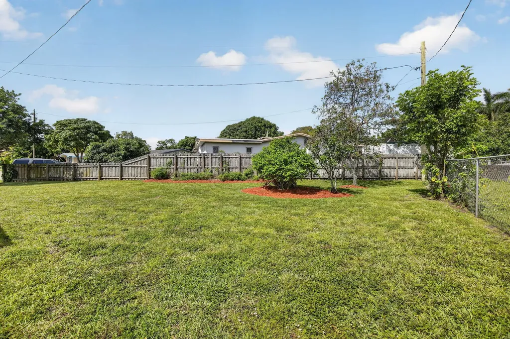2205 NW 72nd Avenue Sunrise FL 33313