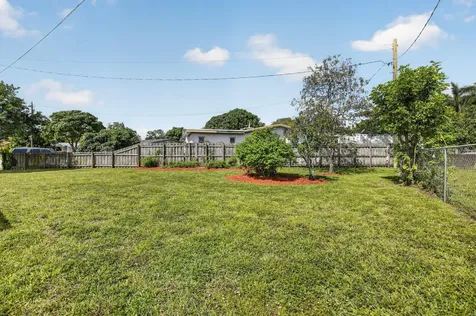 2205 NW 72nd Avenue Sunrise FL 33313