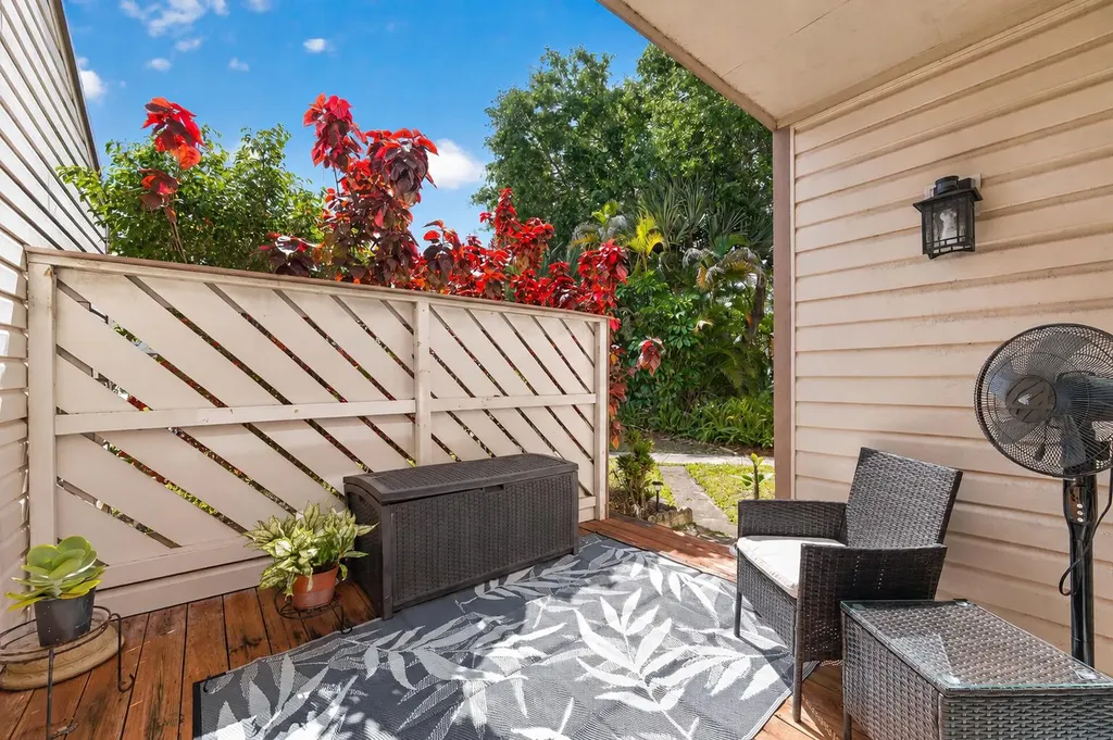 124 Sherwood Circle Jupiter FL 33458