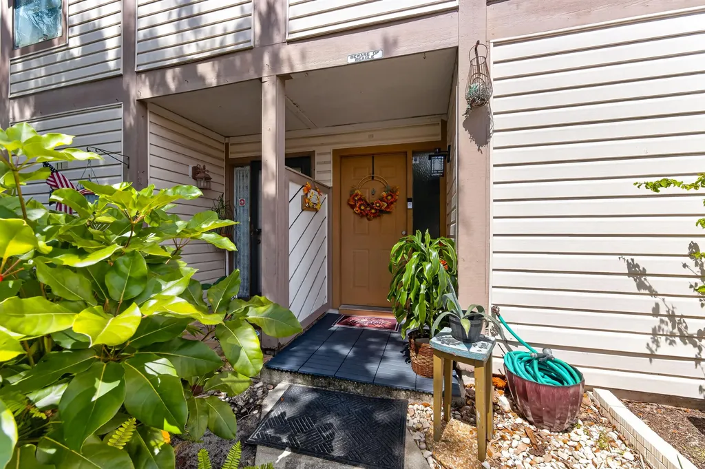 124 Sherwood Circle Jupiter FL 33458