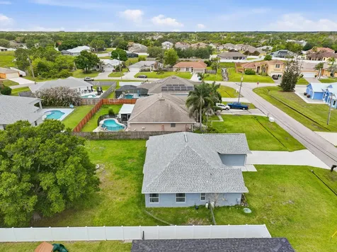 5718 NW Alcazar Terrace Port St Lucie FL 34986