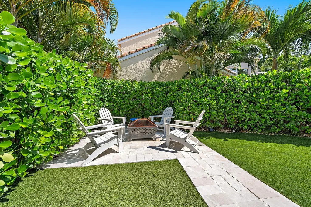 10101 Oak Bark Lane Palm Beach Gardens FL 33410