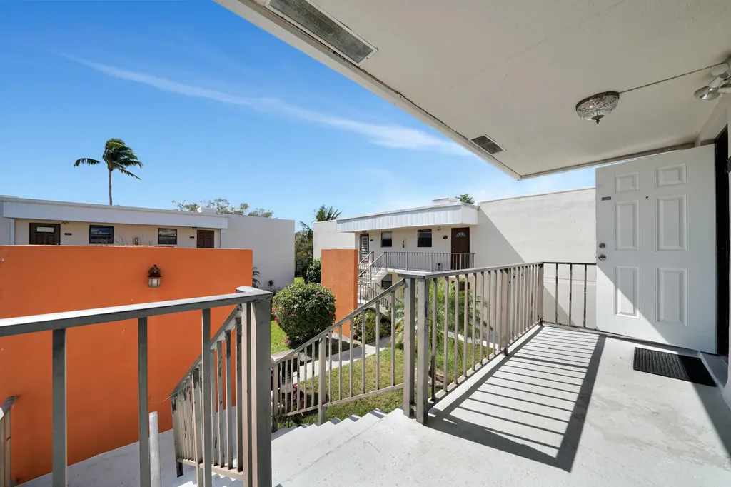 516 Osprey Drive Delray Beach FL 33444