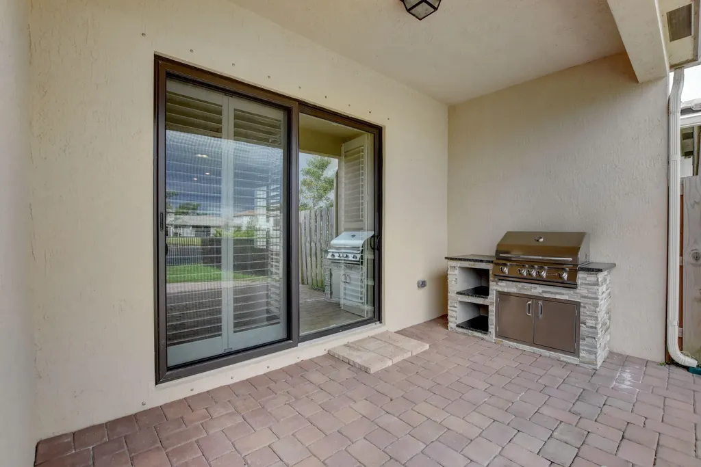 8835 Sandy Creek Way Lake Worth FL 33467