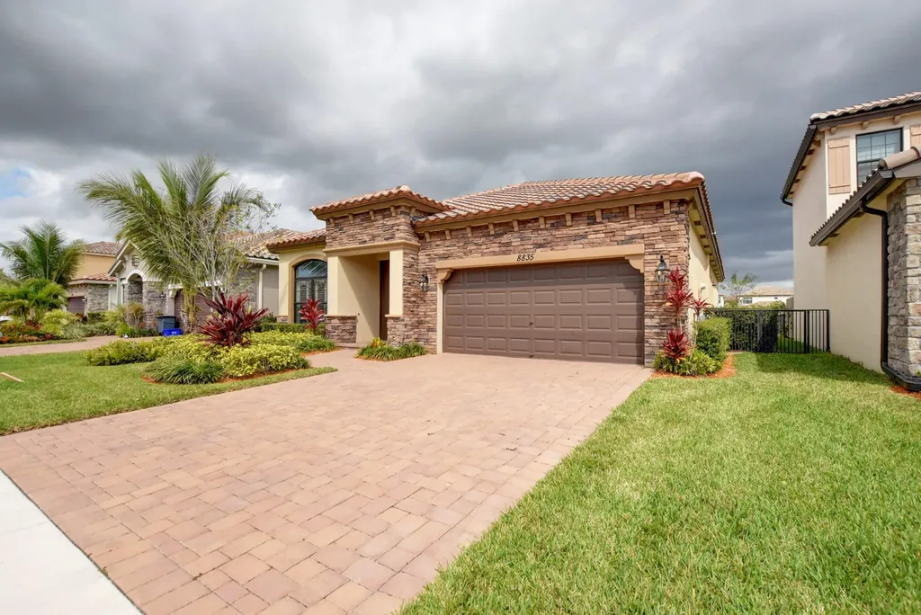 8835 Sandy Creek Way Lake Worth FL 33467