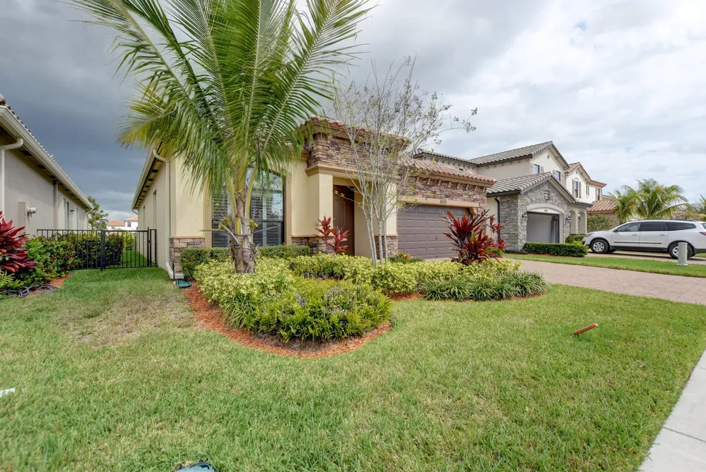 8835 Sandy Creek Way Lake Worth FL 33467