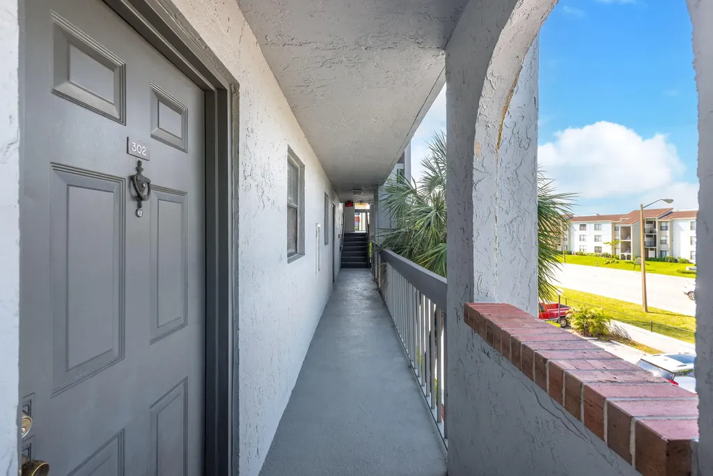 1700 N Congress West Palm Beach FL 33401