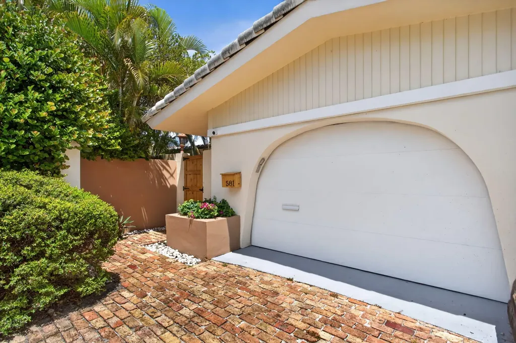 581 SE 11th Street Pompano Beach FL 33060