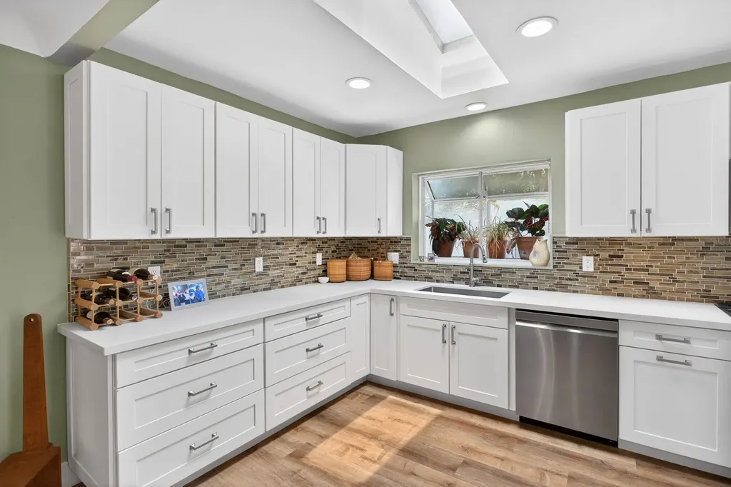 581 SE 11th Street Pompano Beach FL 33060