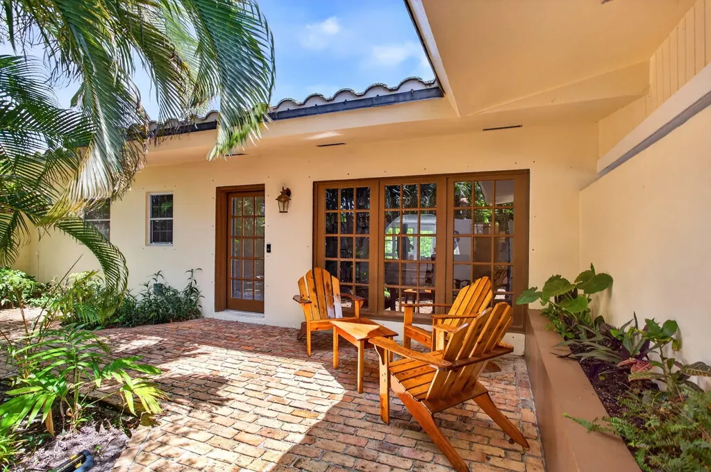 581 SE 11th Street Pompano Beach FL 33060