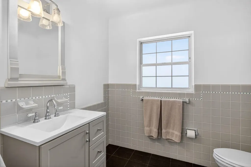 581 SE 11th Street Pompano Beach FL 33060