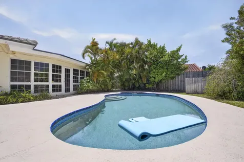 581 SE 11th Street Pompano Beach FL 33060