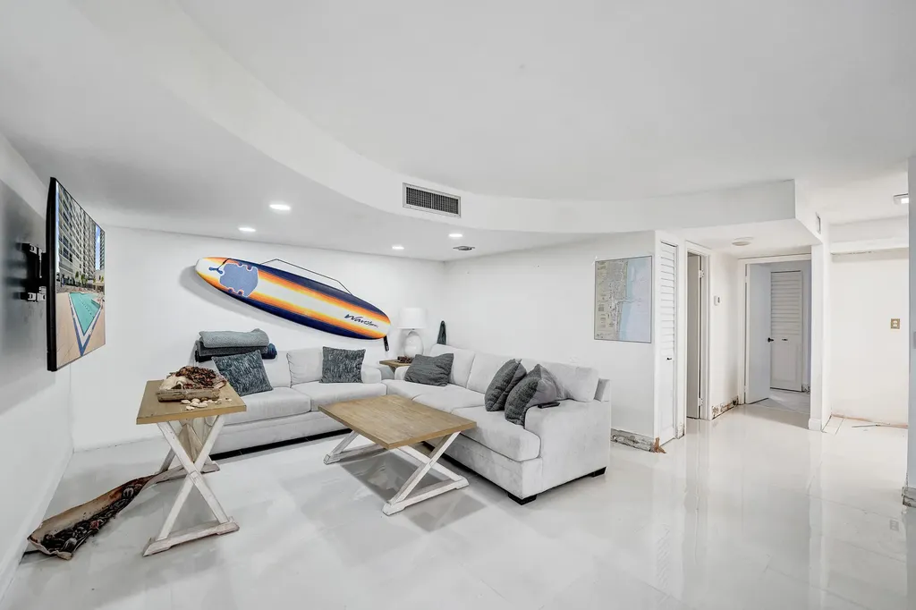 2751 S Ocean Drive Hollywood FL 33019