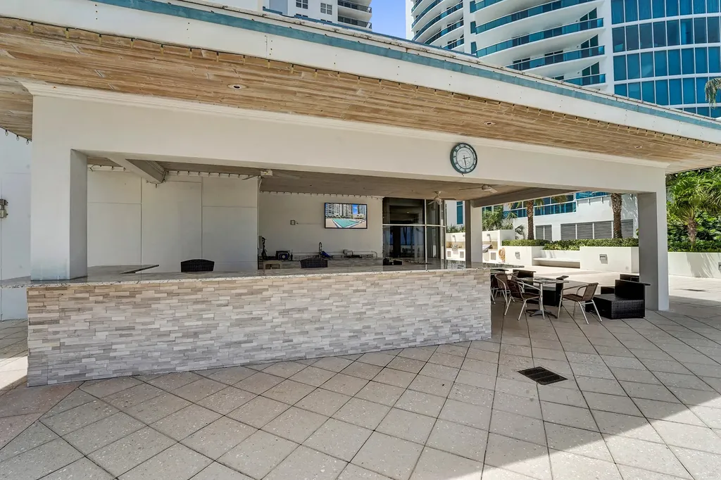 2751 S Ocean Drive Hollywood FL 33019