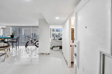 2751 S Ocean Drive Hollywood FL 33019