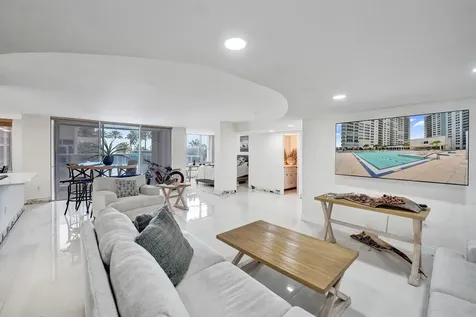 2751 S Ocean Drive Hollywood FL 33019