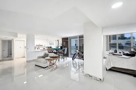 2751 S Ocean Drive Hollywood FL 33019