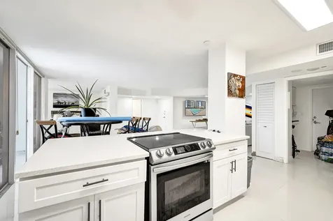 2751 S Ocean Drive Hollywood FL 33019