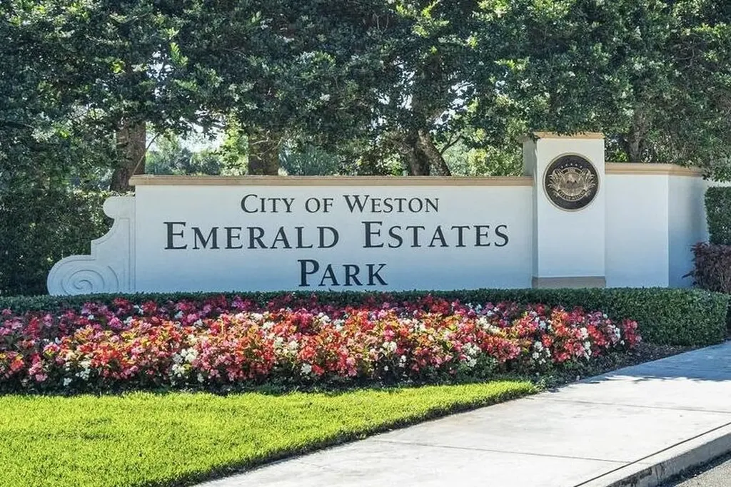 16525 Sapphire Street Weston FL 33331
