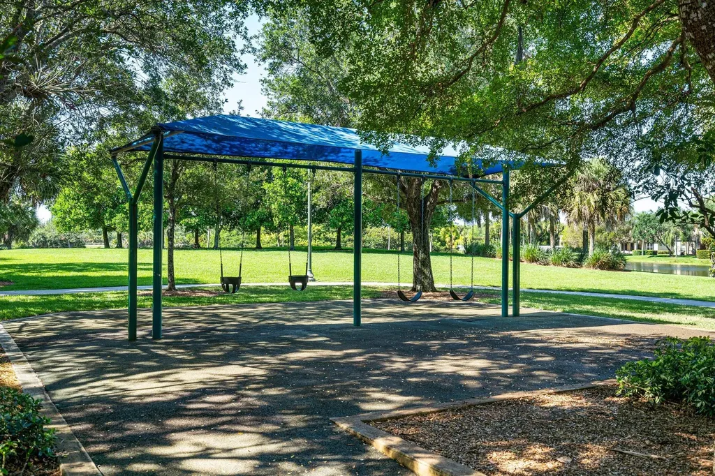 16525 Sapphire Street Weston FL 33331