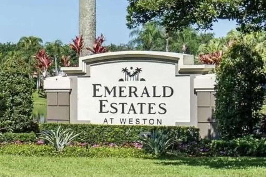 16525 Sapphire Street Weston FL 33331