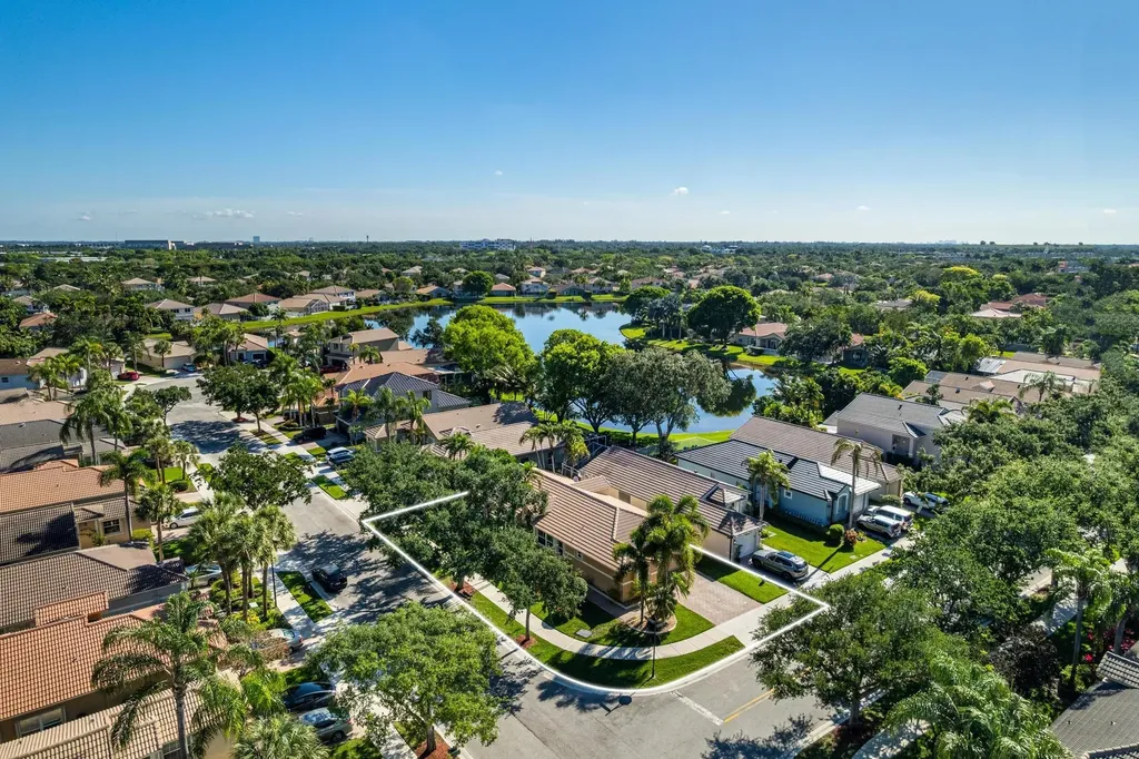 16525 Sapphire Street Weston FL 33331