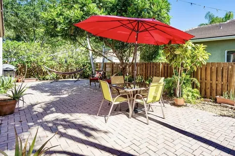 16525 Sapphire Street Weston FL 33331