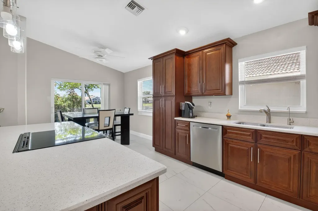 6738 Sun River Road Boynton Beach FL 33437