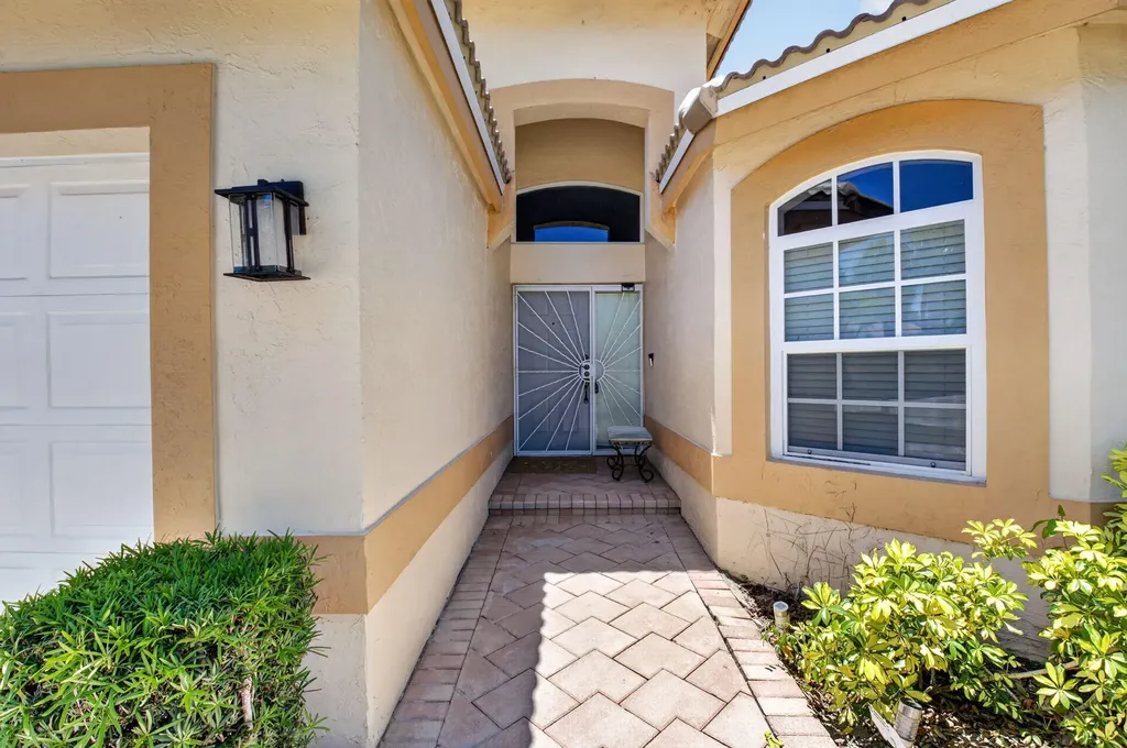 6738 Sun River Road Boynton Beach FL 33437