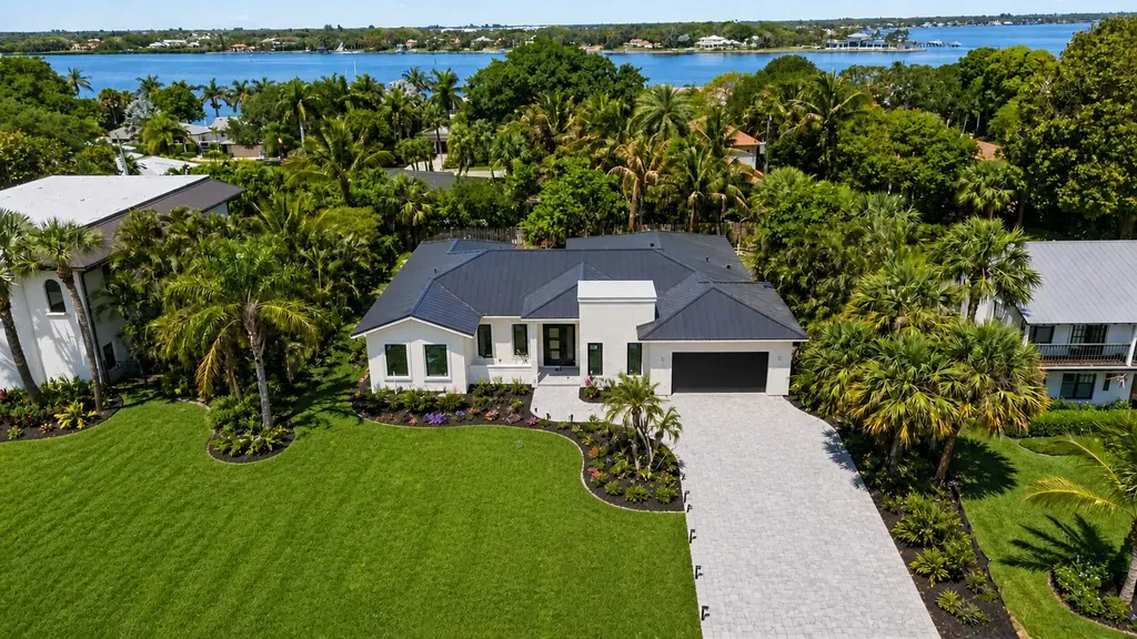 Sewalls Point FL, 11 Middle Road