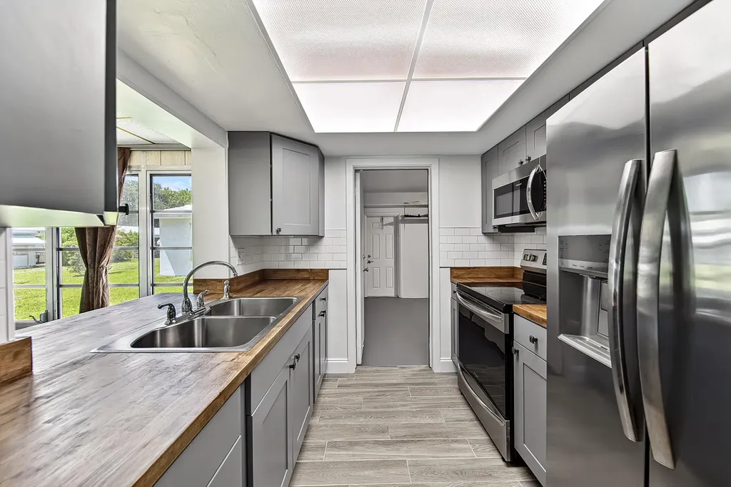 2521 N Cypress Road Pompano Beach FL 33064