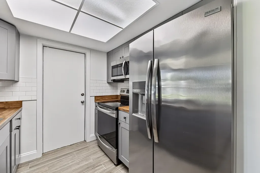 2521 N Cypress Road Pompano Beach FL 33064