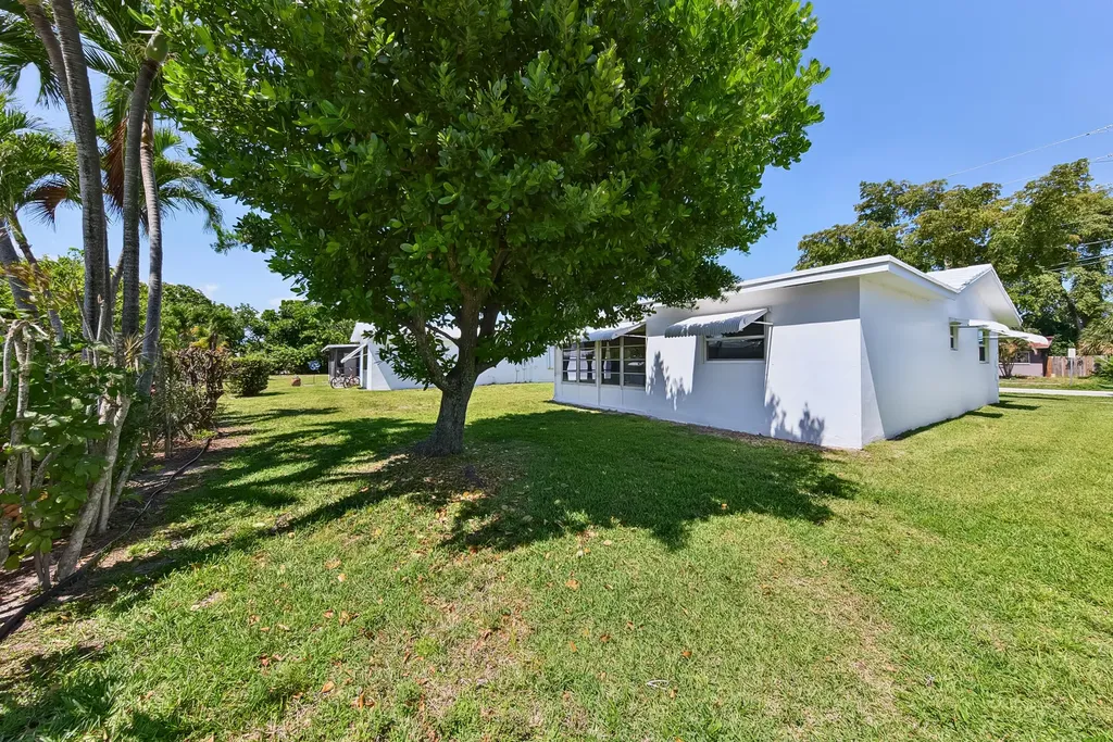 2521 N Cypress Road Pompano Beach FL 33064