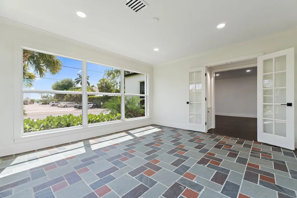 4015 Washington Road West Palm Beach FL 33405