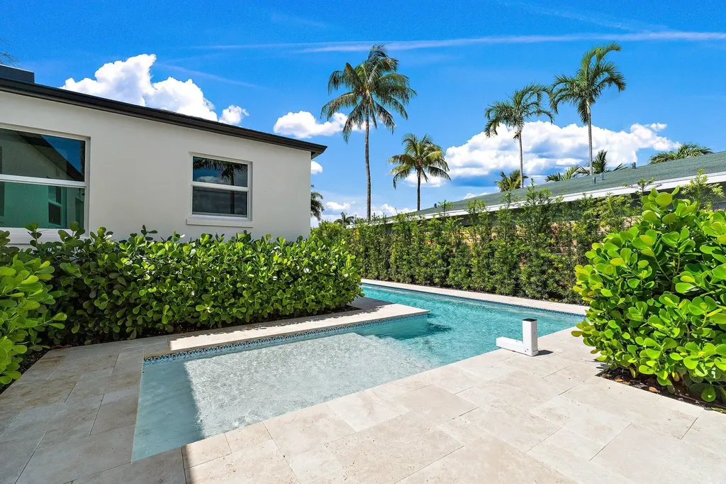 4015 Washington Road West Palm Beach FL 33405