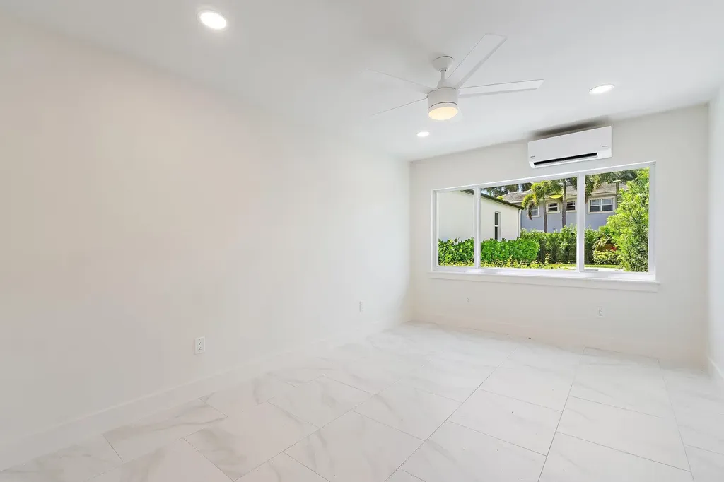 4015 Washington Road West Palm Beach FL 33405