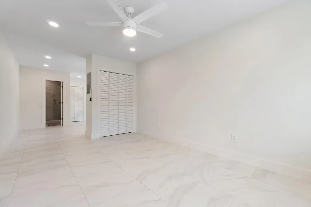 4015 Washington Road West Palm Beach FL 33405