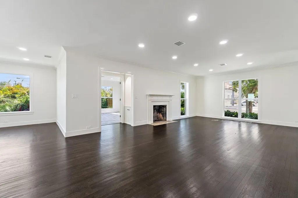 4015 Washington Road West Palm Beach FL 33405